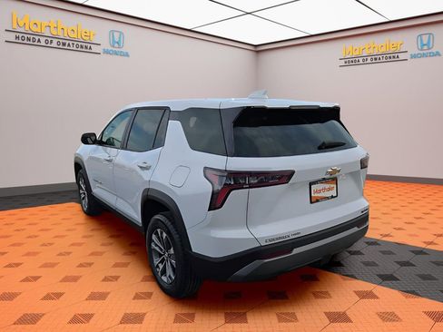 Used 2025 Chevrolet Equinox LT AWD/4WD image 3