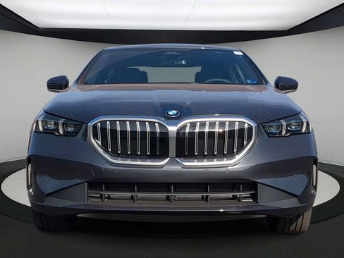 Used 2026 BMW 530i xDrive w/ Premium Package AWD/4WD image 3