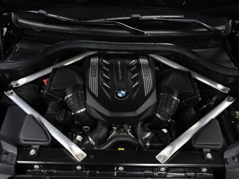 Used 2020 BMW X7 M50i w/ Dynamic Handling Package image 27