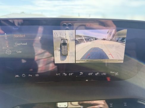 Used 2025 Buick Enclave Preferred image 15