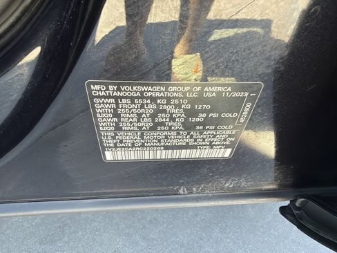 Used 2024 Volkswagen Atlas Cross Sport SE FWD image 44