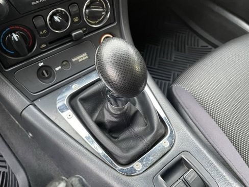 Used 2003 MAZDA MX-5 Miata image 17