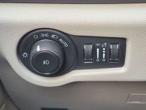 Used 2024 Chrysler Pacifica Touring-L FWD image 20