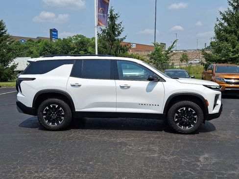 Used 2024 Chevrolet Traverse Z71 w/ Enhanced Driving Package AWD/4WD image 7