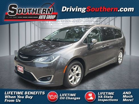 Used 2020 Chrysler Pacifica Limited FWD image 1