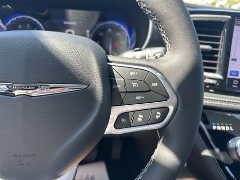 New 2026 Chrysler Pacifica Select image 67