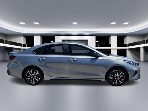 Used 2024 Kia Forte GT-Line w/ GT-Line Premium Package FWD image 7
