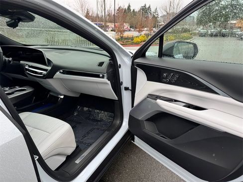 New 2026 Cadillac Lyriq Premium Sport image 10