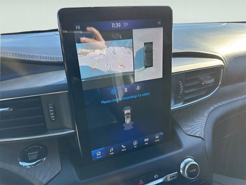 Used 2020 Ford Explorer Platinum w/ Premium Technology Package image 34