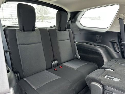 Certified 2019 Nissan Pathfinder SV image 9