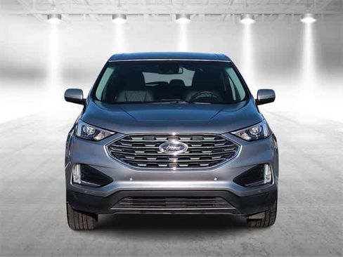 Used 2024 Ford Edge Titanium image 3