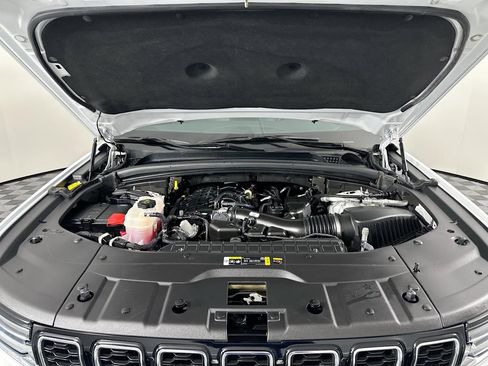 Used 2022 Jeep Grand Cherokee L Limited image 22