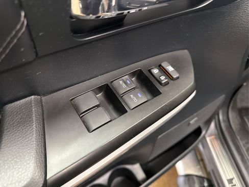 Used 2017 Toyota Tundra Platinum image 33