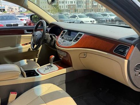 Used 2014 Hyundai Genesis 3.8 RWD image 6