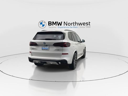 New 2026 BMW X5 xDrive40i w/ M Sport Package AWD/4WD image 2