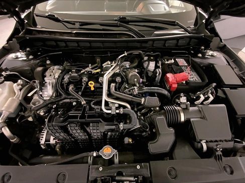 Used 2025 Nissan Altima 2.5 SV image 10