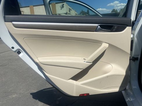 Used 2016 Volkswagen Passat 1.8T SE image 22