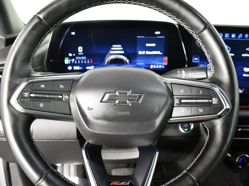 Used 2025 Chevrolet Traverse Z71 image 19