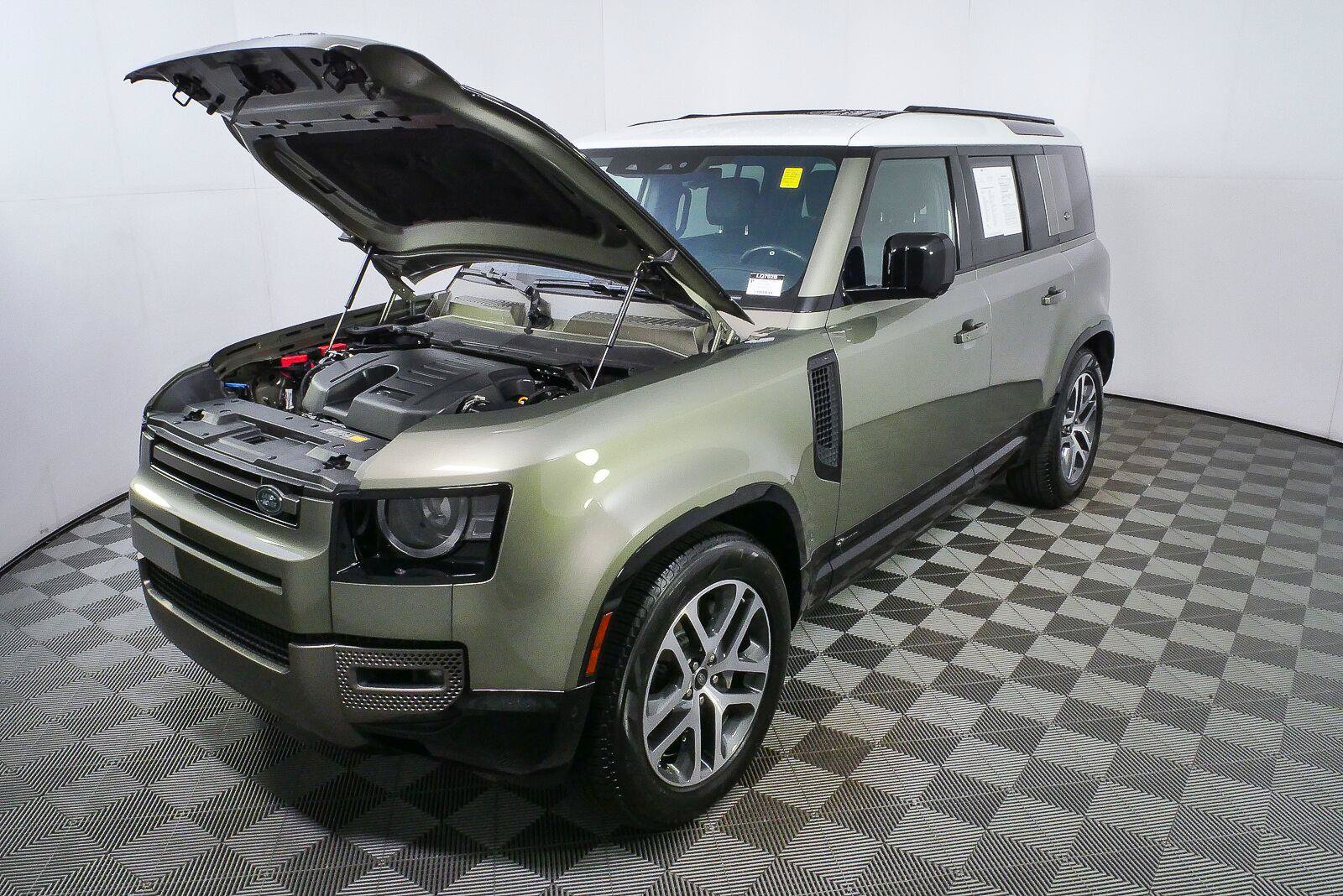 Used 2021 Land Rover Defender 110 X-Dynamic HSE AWD/4WD image 30