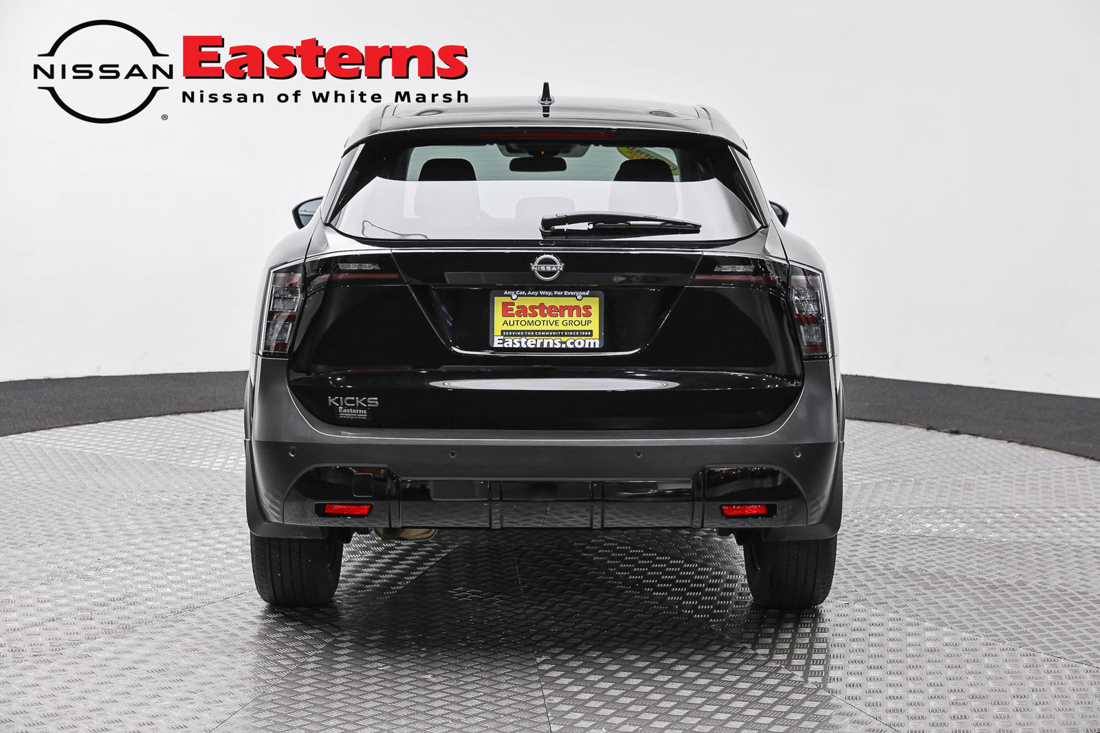 Used 2025 Nissan Kicks SV FWD image 6