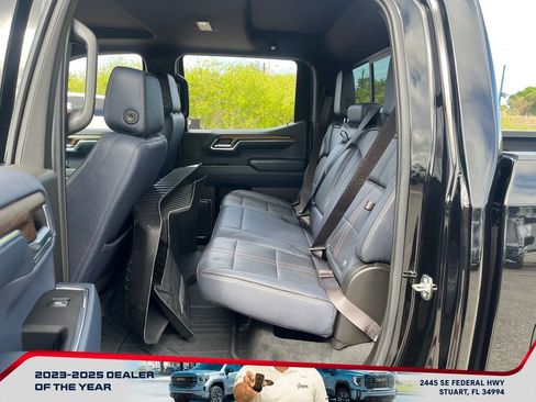 Used 2024 Chevrolet Silverado 1500 High Country w/ High Country Premium Package AWD/4WD image 12