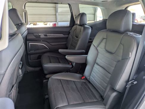 Used 2024 Kia Telluride SX Prestige w/ Towing Package image 21