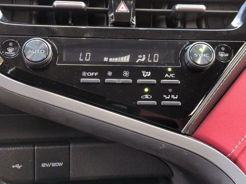 Used 2022 Toyota Camry XSE image 17