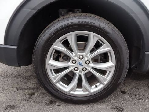 Used 2023 Ford Explorer XLT w/ Equipment Group 202A AWD/4WD image 43