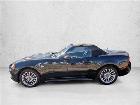 Used 2018 FIAT 124 Spider Classica w/ Technology Group image 9