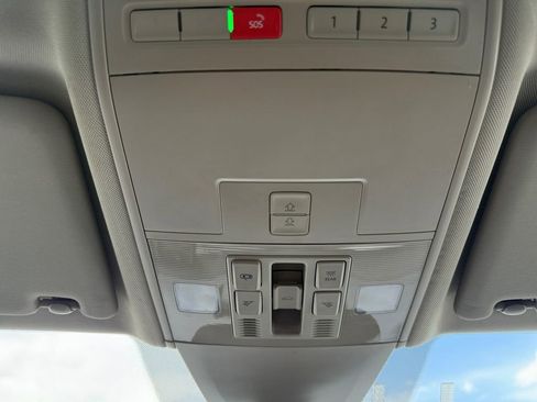 Used 2020 Volkswagen Atlas SE FWD image 19