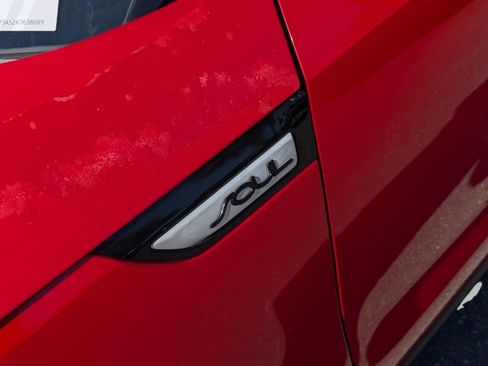 Used 2019 Kia Soul + image 15