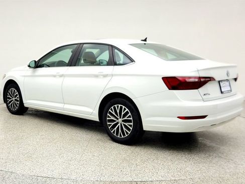 Used 2020 Volkswagen Jetta SE w/ SE Cold Weather Package FWD image 7