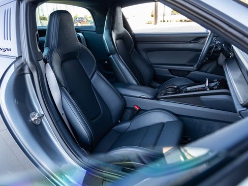 Used 2025 Porsche 911 Targa 4 GTS image 38