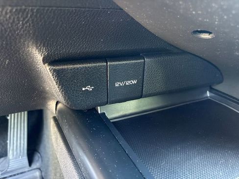 Used 2020 Toyota Camry SE FWD image 24