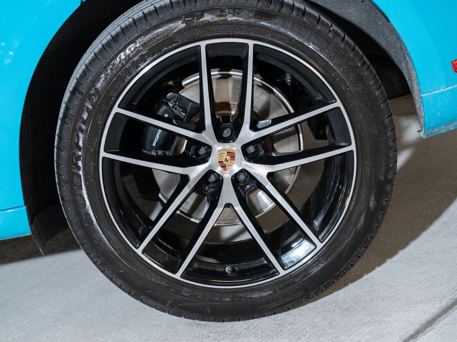 Certified 2023 Porsche Macan AWD/4WD image 11