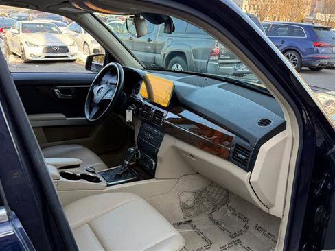 Used 2011 Mercedes-Benz GLK 350 4MATIC image 7