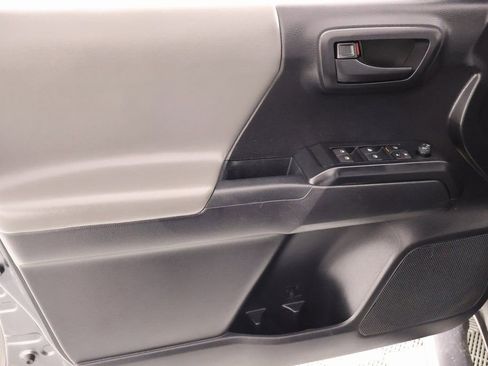 Used 2021 Toyota Tacoma SR w/ SR Convenience Package image 14