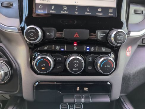 Used 2024 RAM 1500 Laramie AWD/4WD image 26
