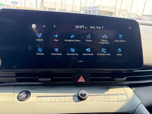 Certified 2025 Hyundai Elantra Limited FWD image 15