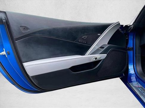 Used 2016 Chevrolet Corvette Stingray Coupe w/ 3LT Preferred Equipment Group image 17