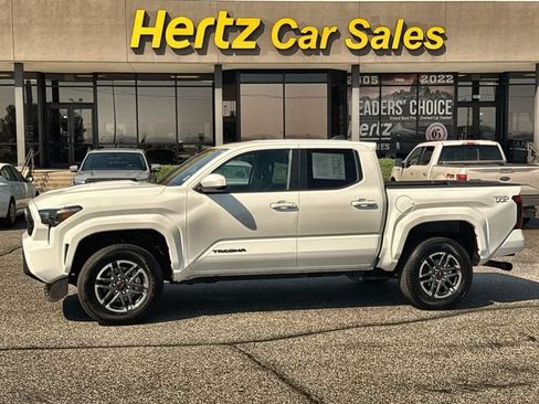 Used 2025 Toyota Tacoma TRD Sport AWD/4WD image 1