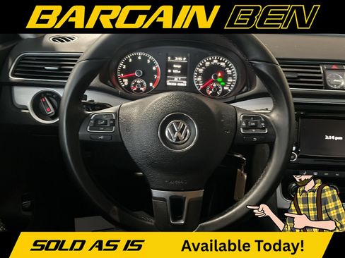 Used 2013 Volkswagen Passat 2.5 SE image 16
