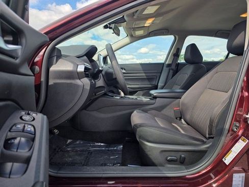 Used 2024 Nissan Altima 2.5 SV FWD image 20