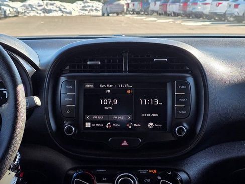 Certified 2025 Kia Soul LX w/ LX Technology Package FWD image 20