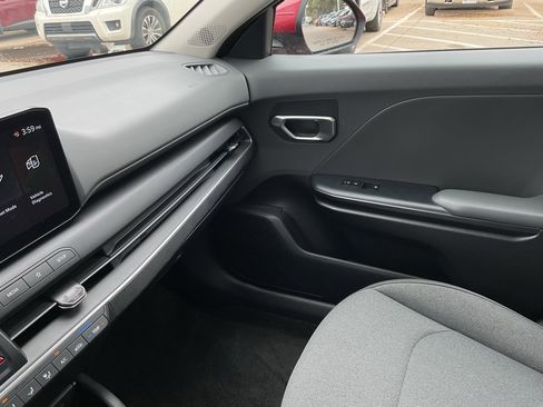 Used 2025 Kia K4 LXS image 34