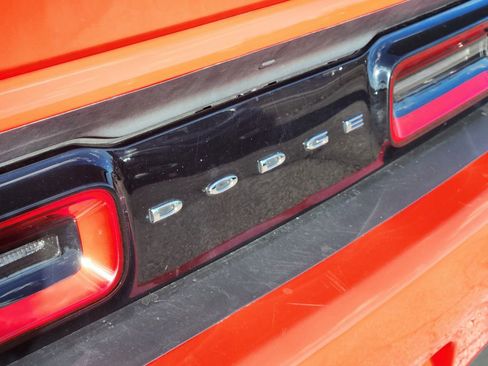 Used 2022 Dodge Challenger SXT image 11