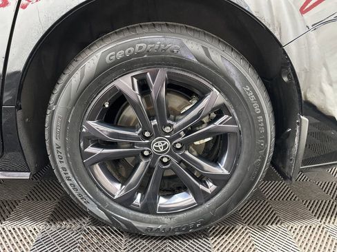 Used 2024 Toyota Sienna XSE w/ XSE Plus Package image 32