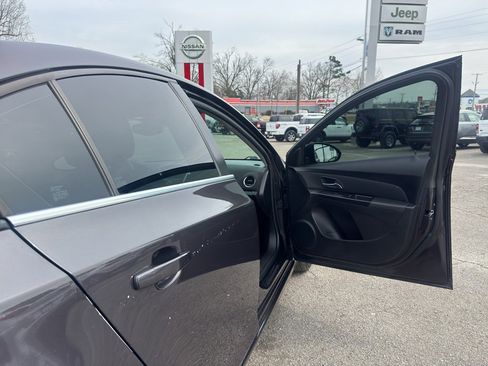 Used 2015 Chevrolet Cruze LT w/ Technology Package image 20