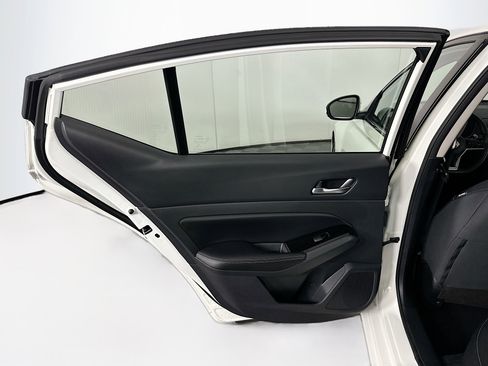 Used 2022 Nissan Altima 2.5 SV w/ SV Premium Package image 24