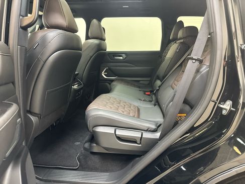 Certified 2026 Nissan Armada Platinum Reserve AWD/4WD image 5